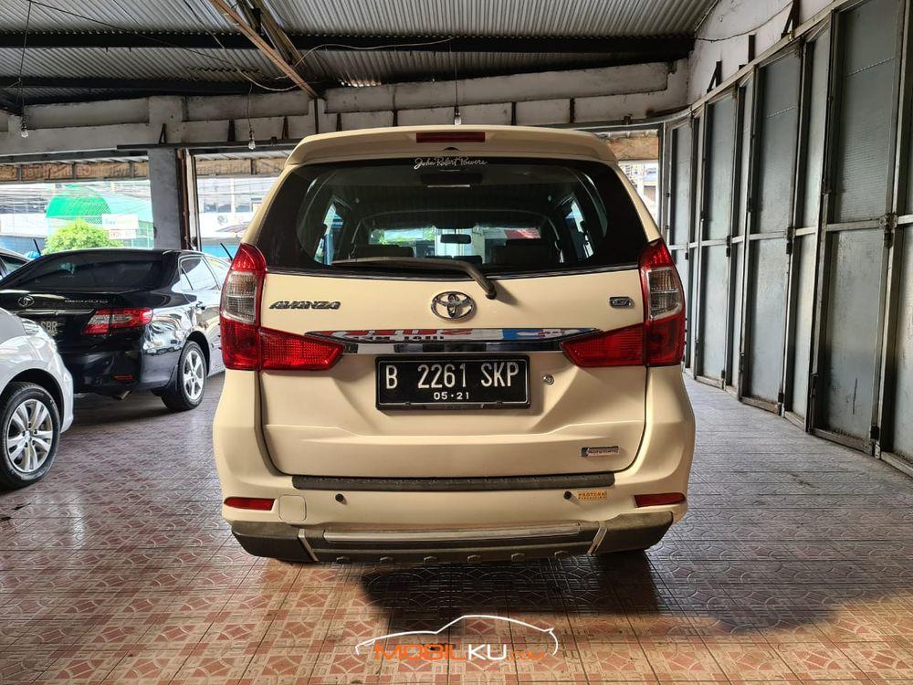 Mobil Toyota Avanza 2016