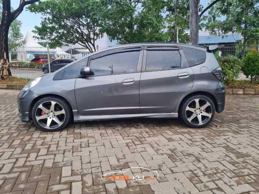 Mobil Honda Jazz 2012