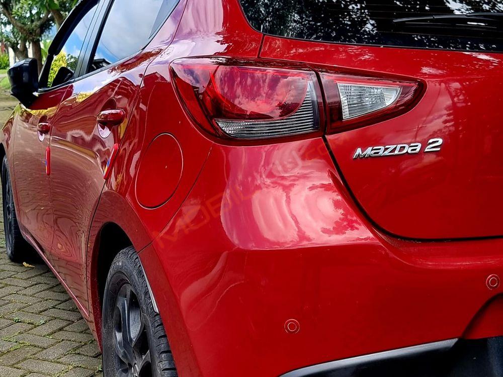 Mobil Mazda 2 Hatchback 2015