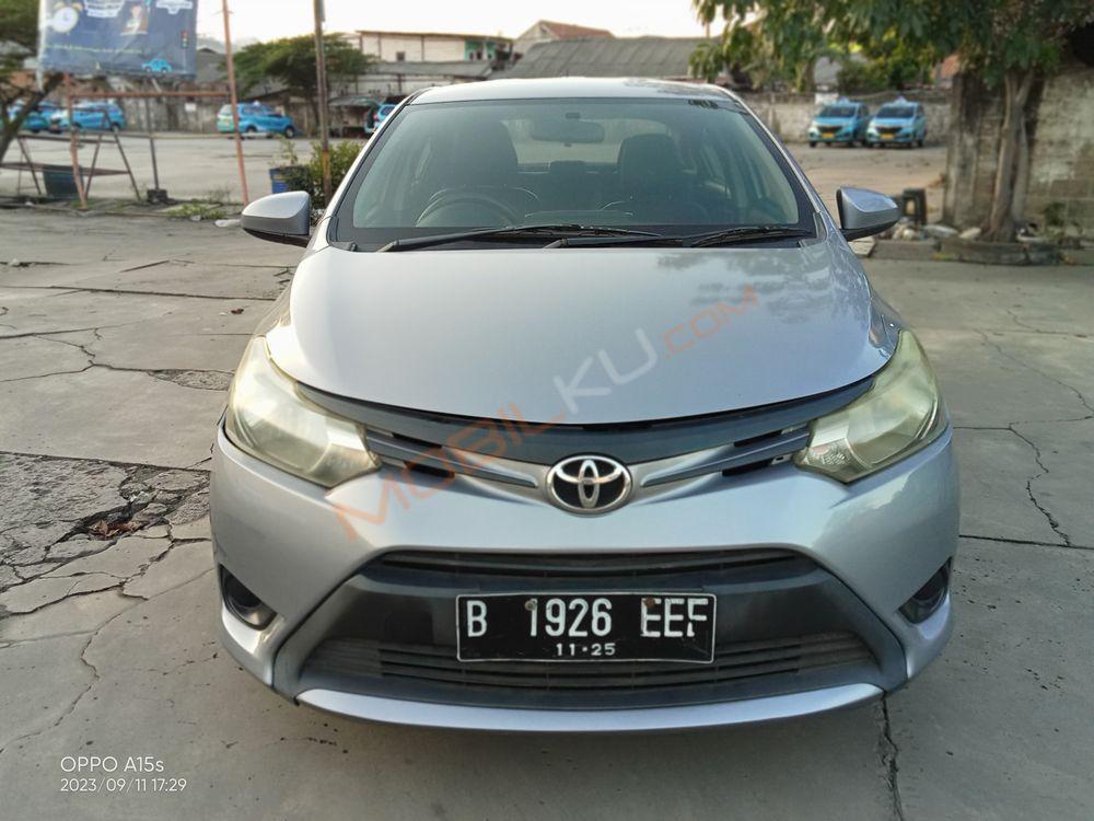 Mobil Toyota Limo 2014