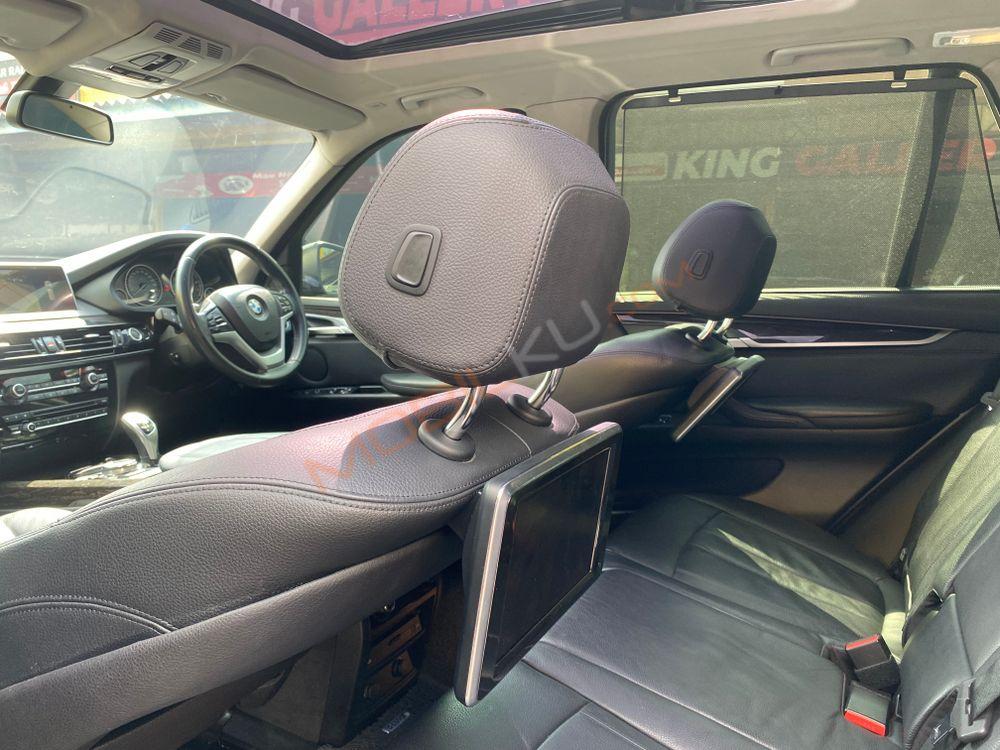 Mobil BMW X5 2015