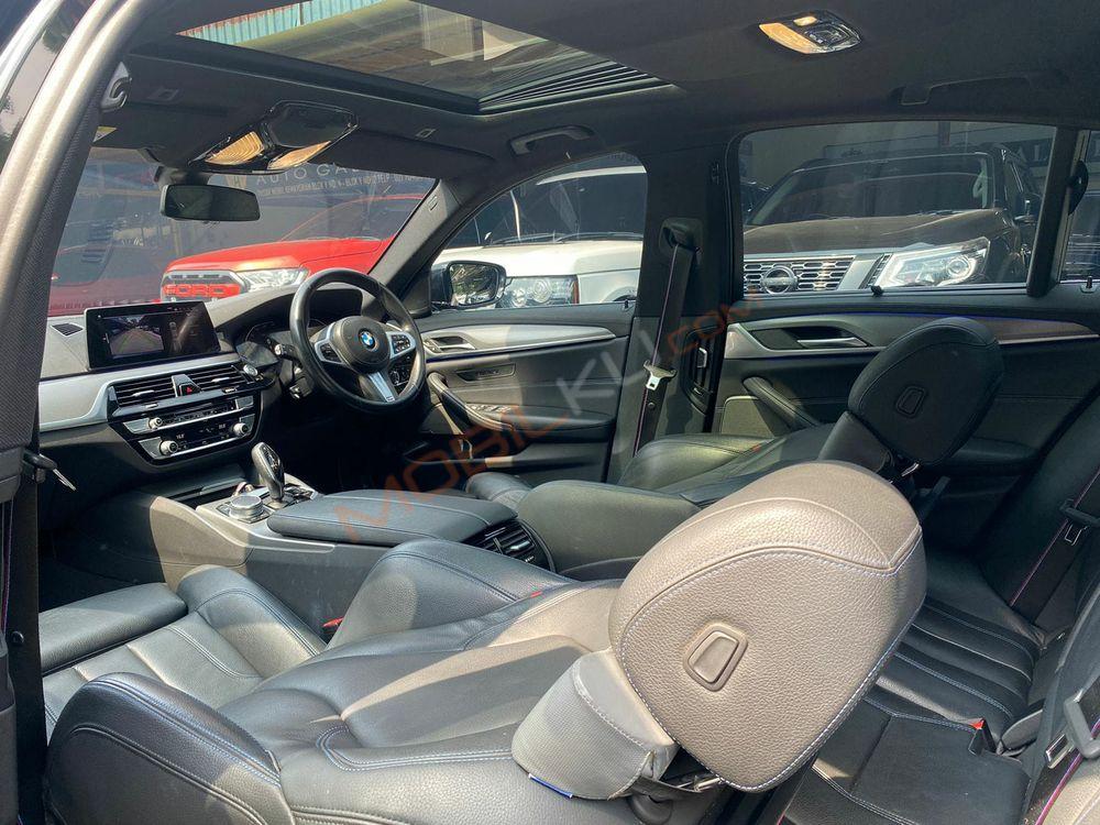 Mobil BMW 5 Series 2020