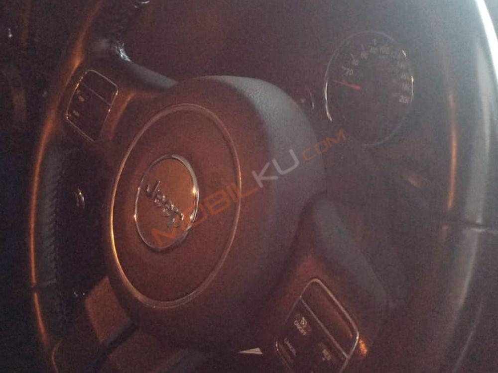 Mobil Jeep Wrangler 2011