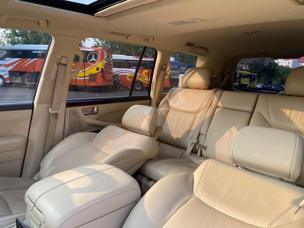 Mobil Lexus LX 2012