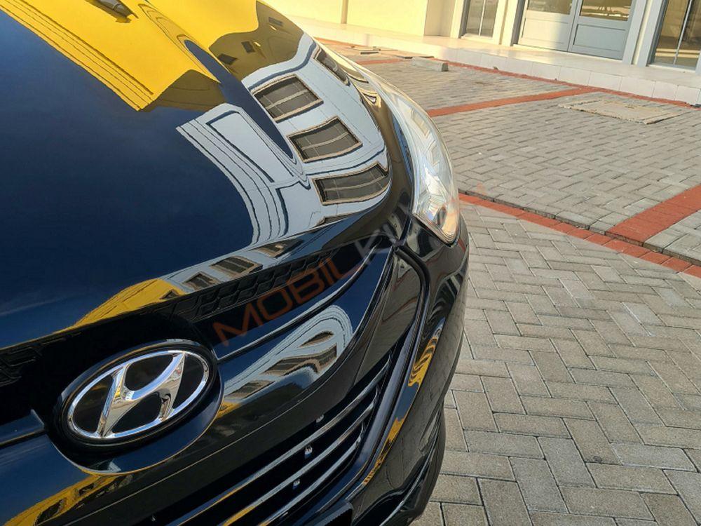 Mobil Hyundai Tucson 2013