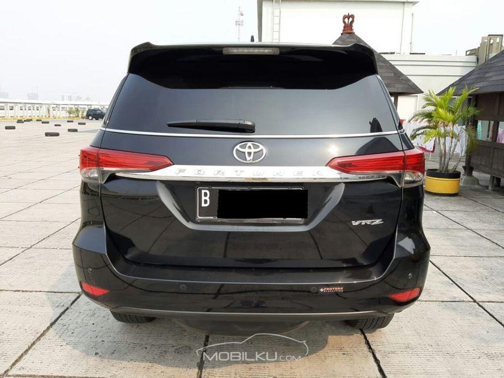 Mobil Toyota Fortuner 2018
