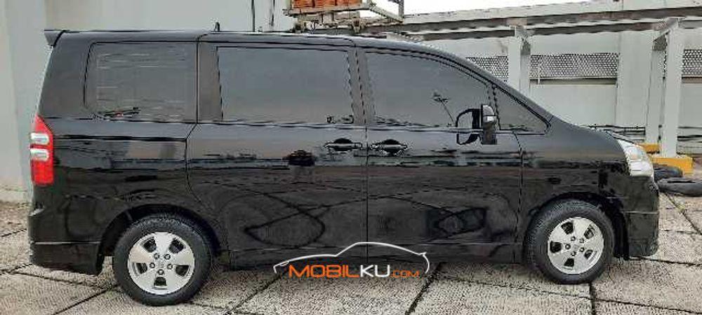 Mobil Toyota Nav1 2013