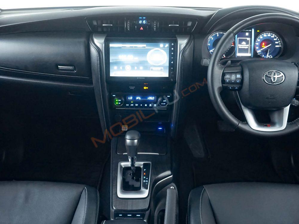Mobil Toyota Fortuner 2023