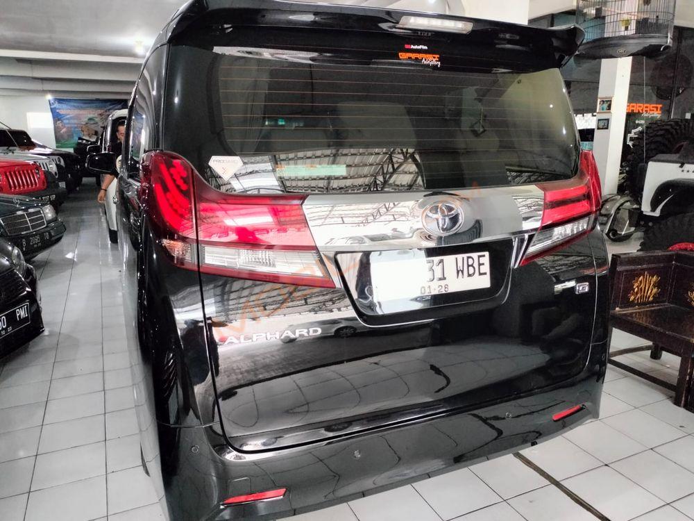 Mobil Toyota Alphard 2017