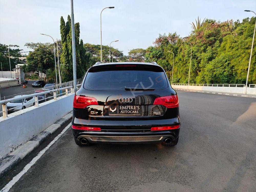 Mobil Audi Q7 2014