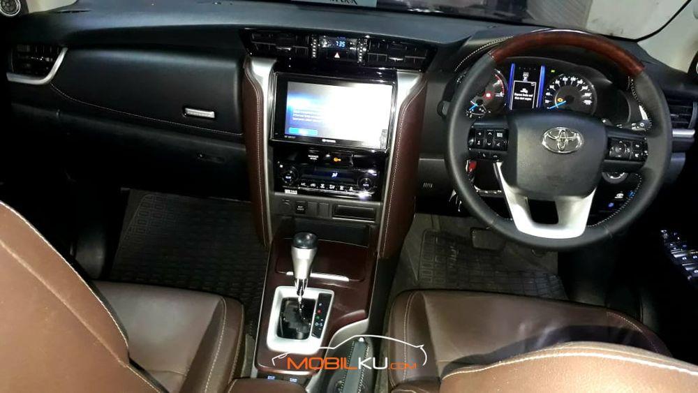 Mobil Toyota Fortuner 2016