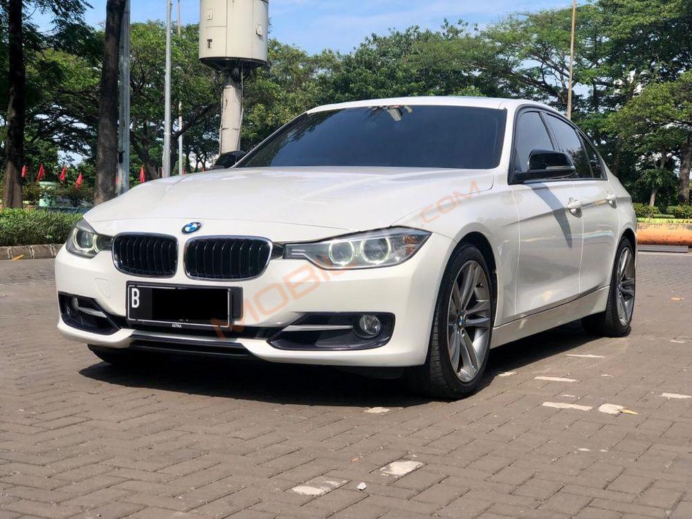 Mobil BMW 3 Series 2014