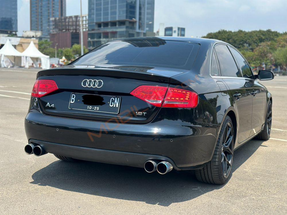 Mobil Audi A4 2014