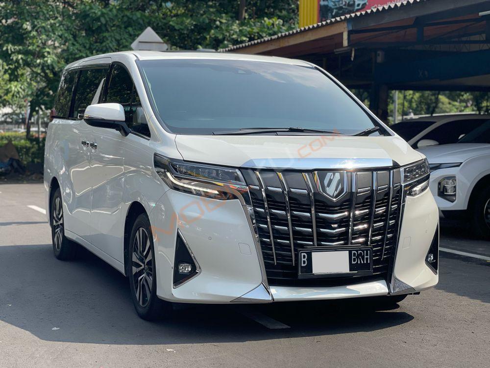 Mobil Toyota Alphard 2020