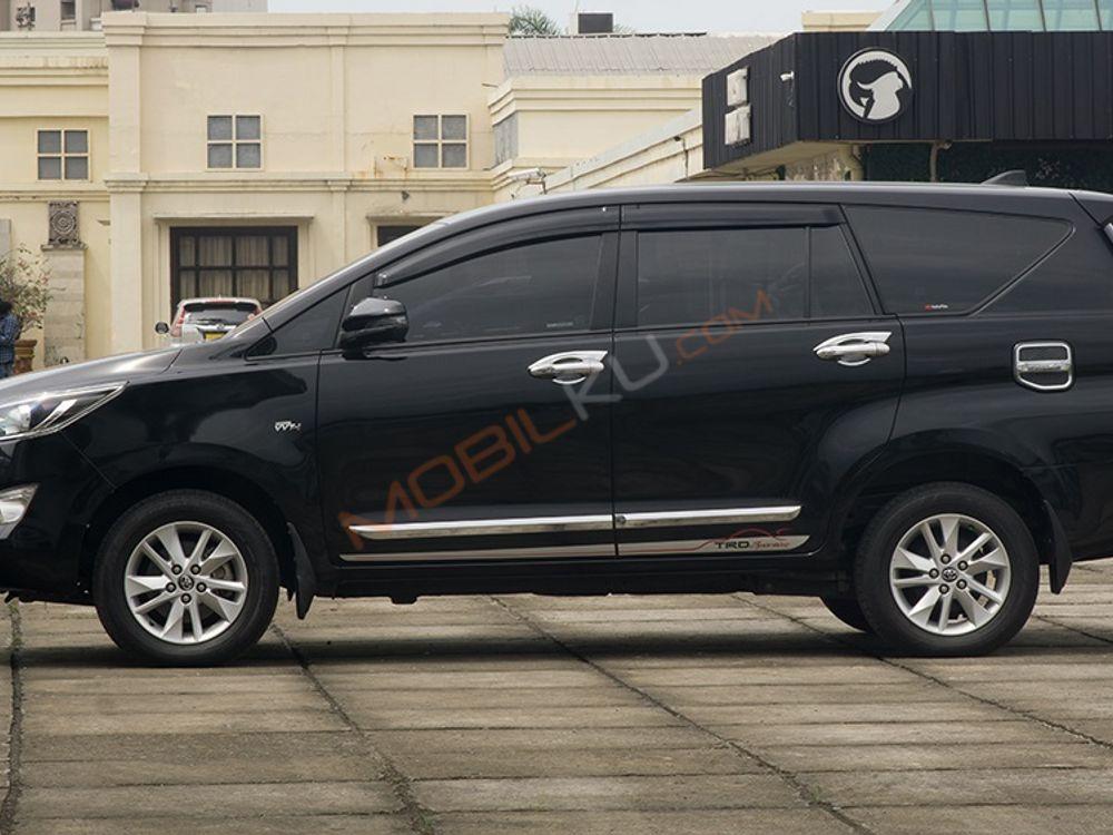 Mobil Toyota Kijang Innova 2019