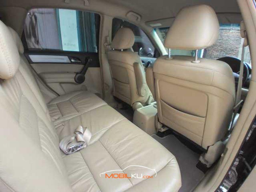 Mobil Honda CR-V 2011