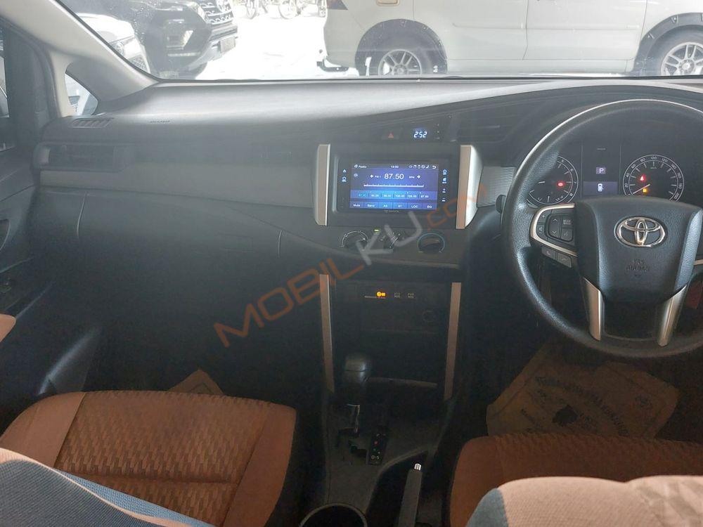 Mobil Toyota Kijang Innova 2020