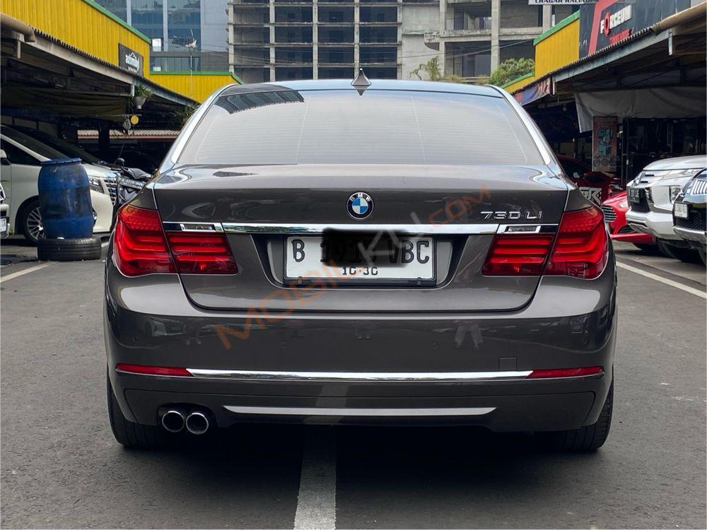 Mobil BMW 7 Series 2013