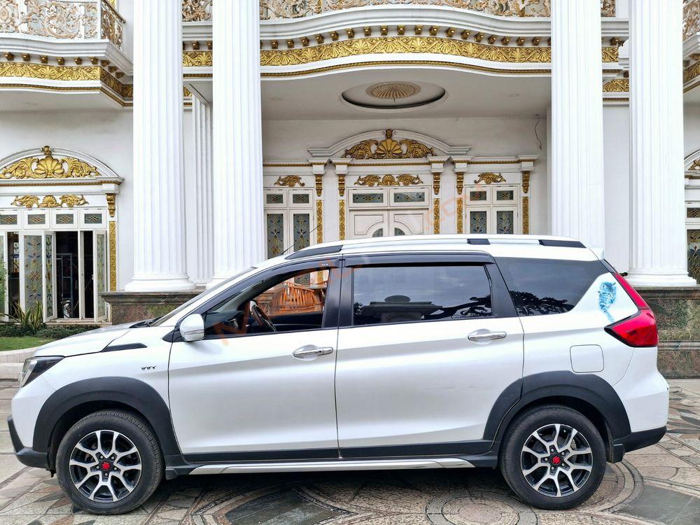 Mobil Suzuki XL7 2020