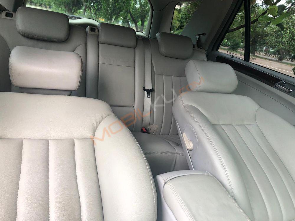 Mobil Mercedes-Benz ML 2006