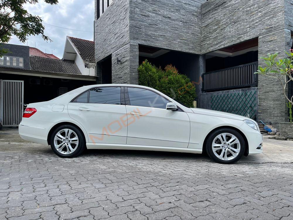 Mobil Mercedes-Benz E-Class 2011