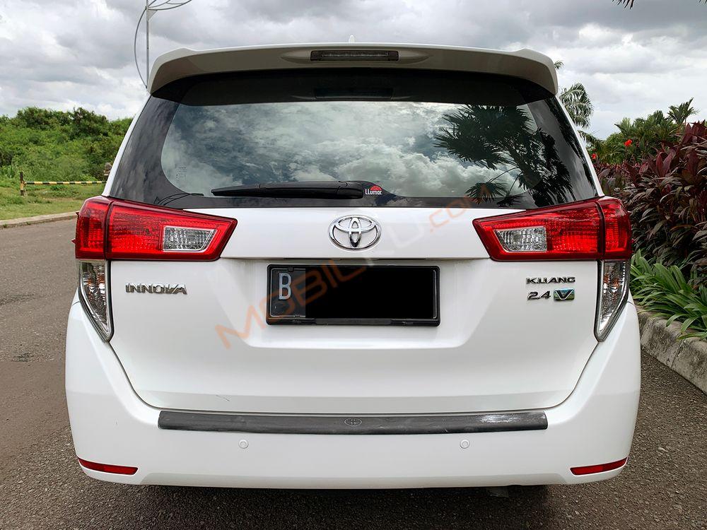 Mobil Toyota Kijang Innova 2019
