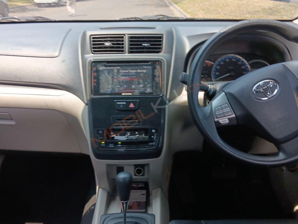 Mobil Toyota Avanza 2021