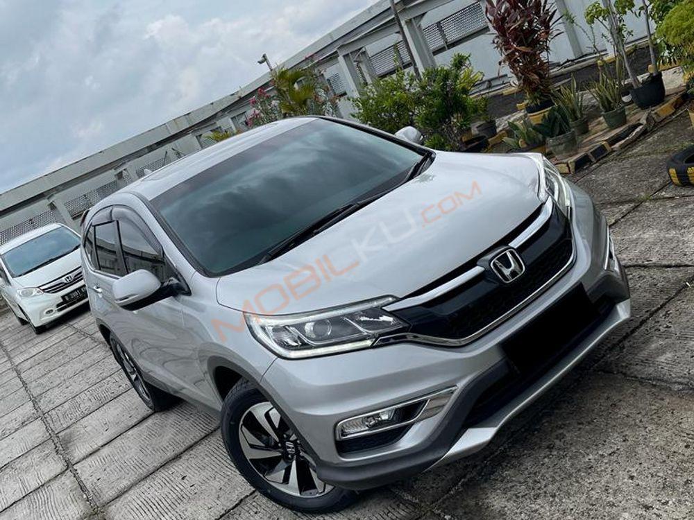 Mobil Honda CR-V 2015