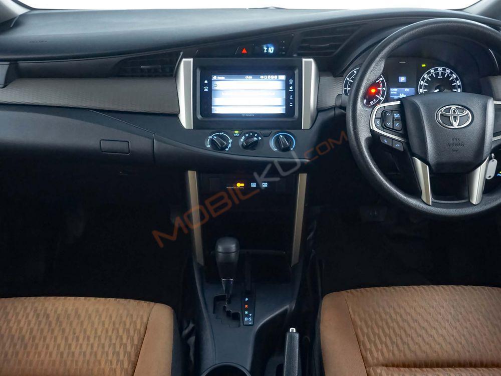 Mobil Toyota Kijang Innova 2018