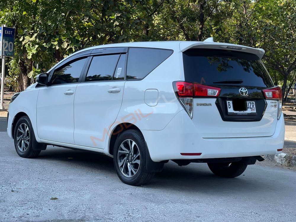 Mobil Toyota Kijang Innova 2022