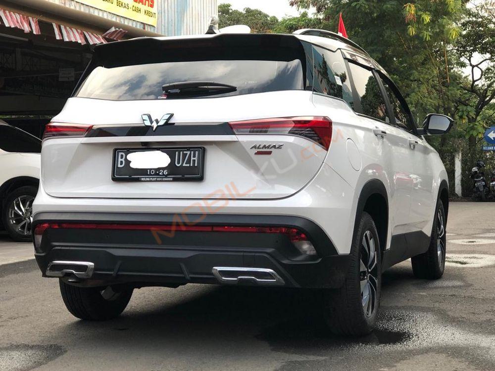 Mobil Wuling Almaz 2021