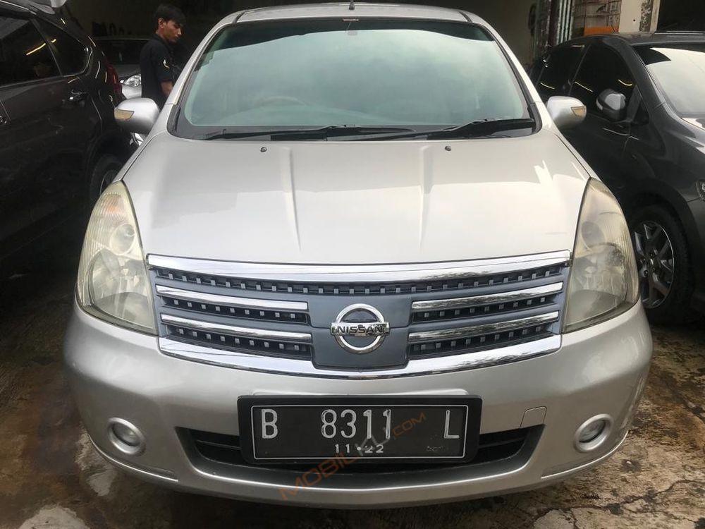 Mobil Nissan Grand Livina 2007