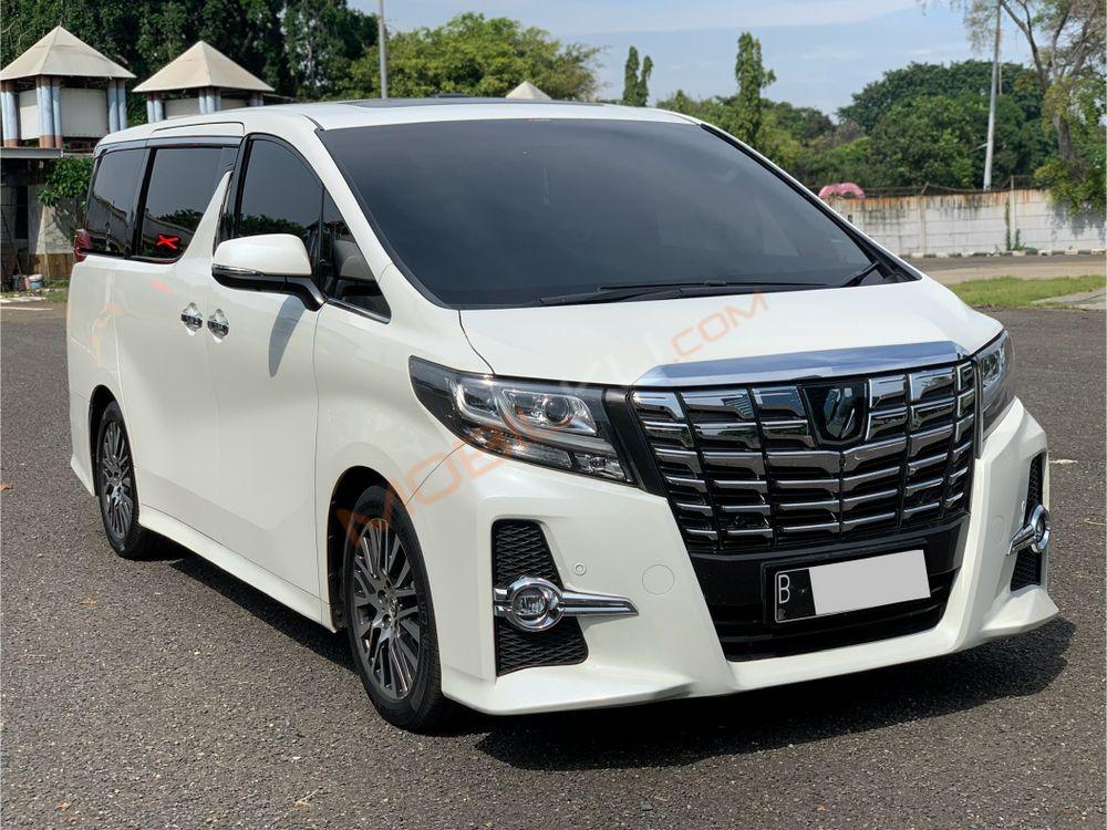 Mobil Toyota Alphard 2016