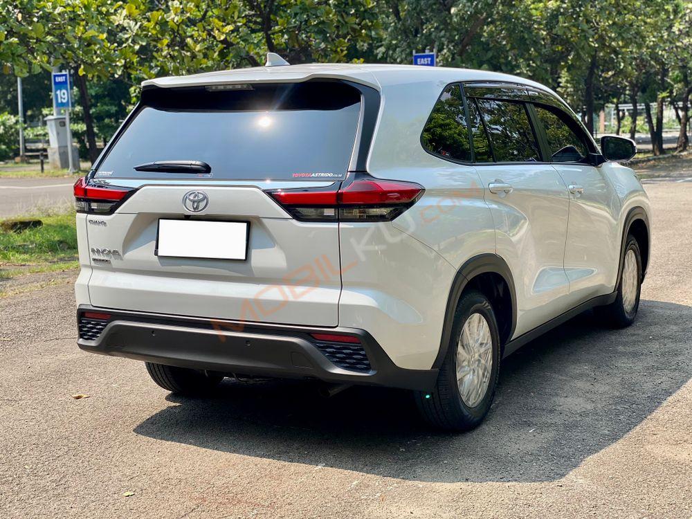 Mobil Toyota Kijang Innova Zenix 2023