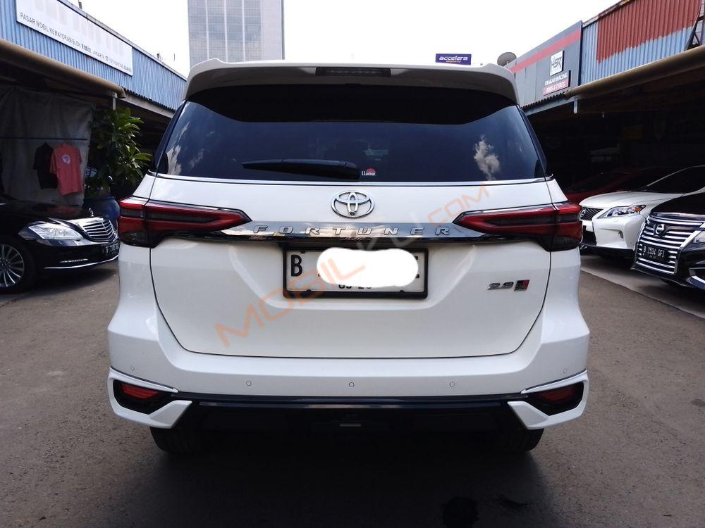 Mobil Toyota Fortuner 2022