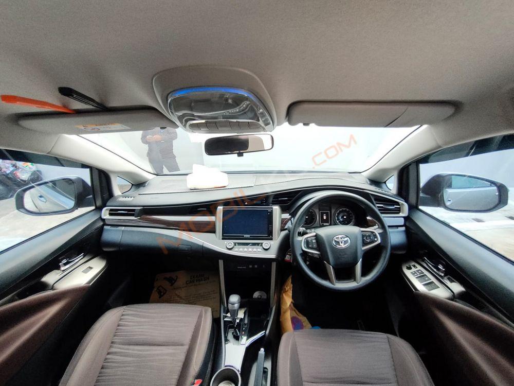 Mobil Toyota Kijang Innova 2021