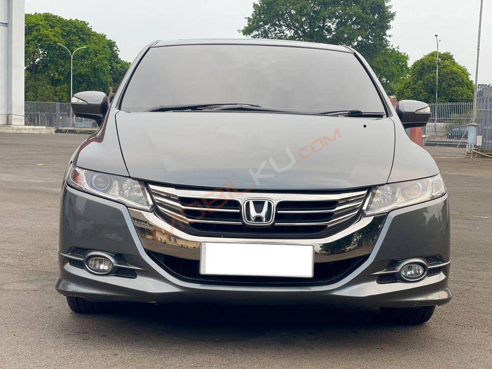 Mobil Honda Odyssey 2012