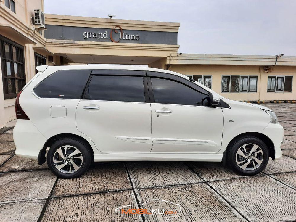Mobil Toyota Avanza 2015
