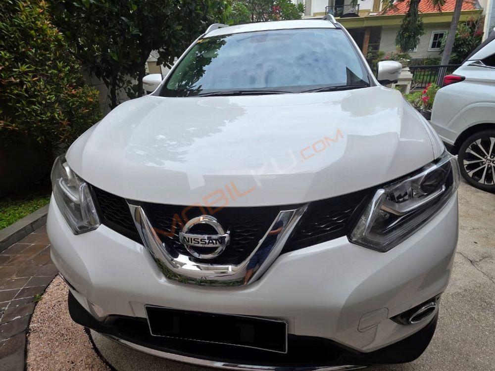 Mobil Nissan X-Trail 2015