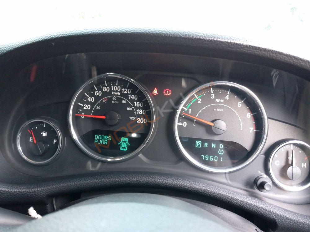 Mobil Jeep Wrangler 2011