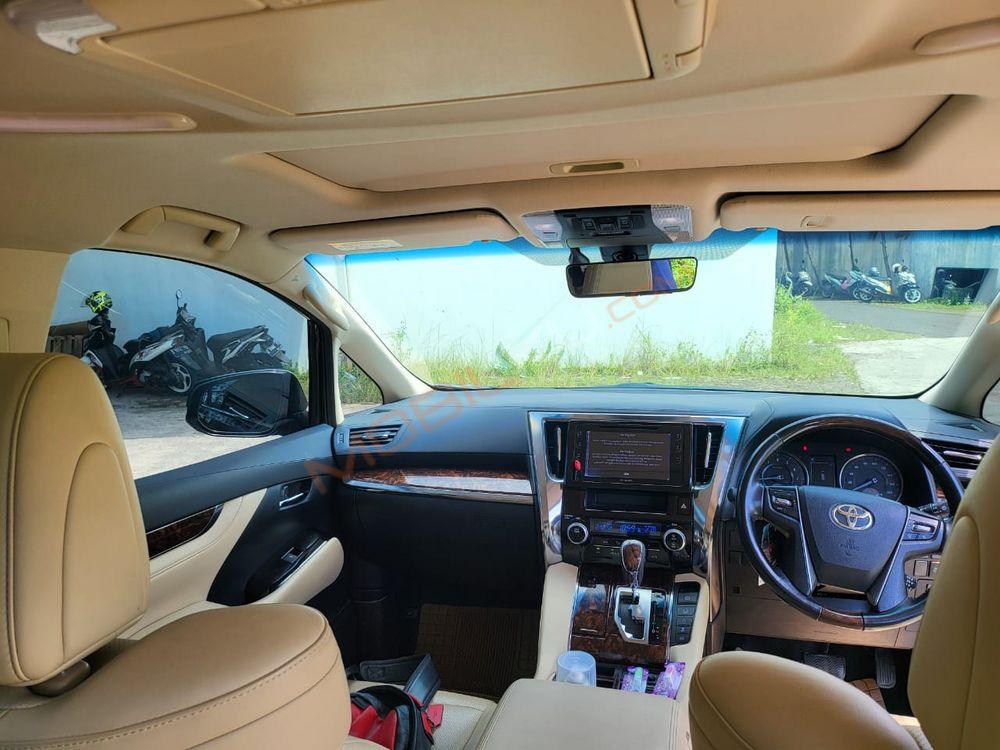 Mobil Toyota Alphard 2019