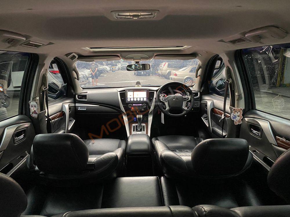 Mobil Mitsubishi Pajero 2016