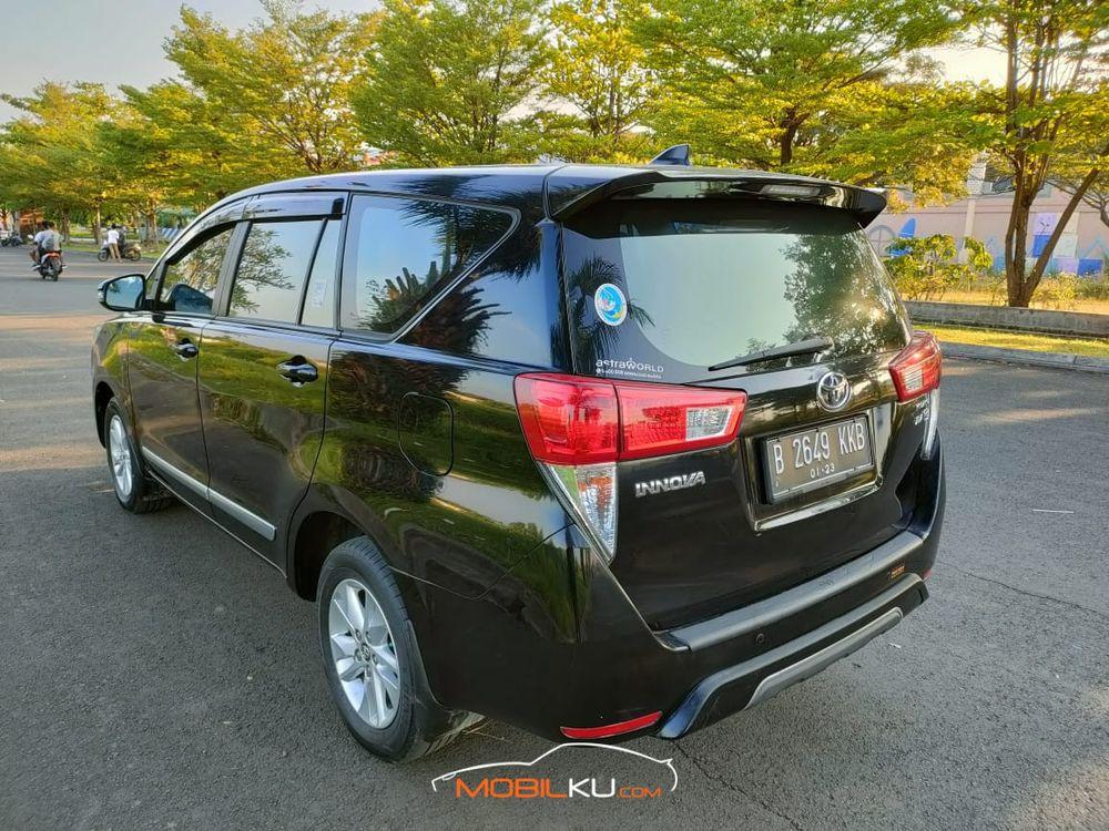 Mobil Toyota Kijang Innova 2017