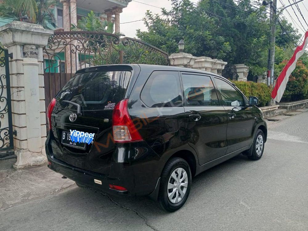 Mobil Toyota Avanza 2014