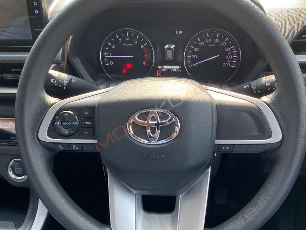 Mobil Toyota Avanza 2022
