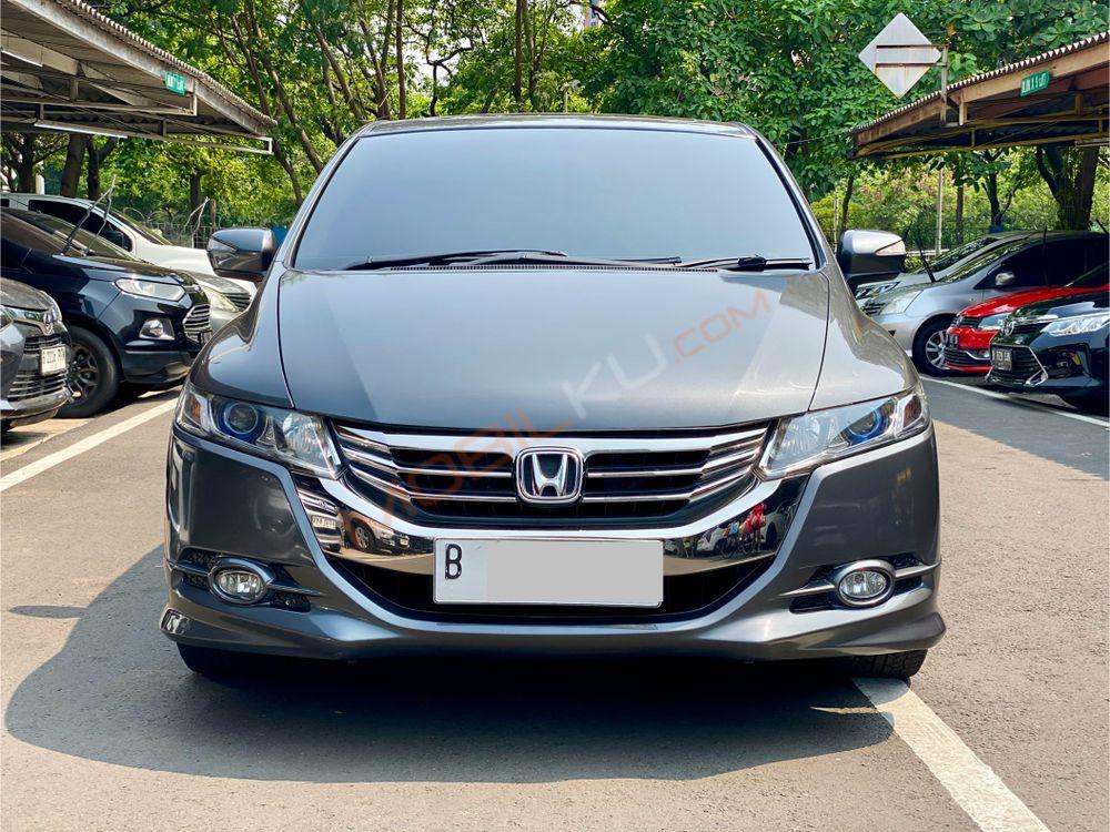 Mobil Honda Odyssey 2012