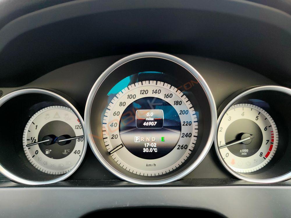 Mobil Mercedes-Benz C-Class 2014