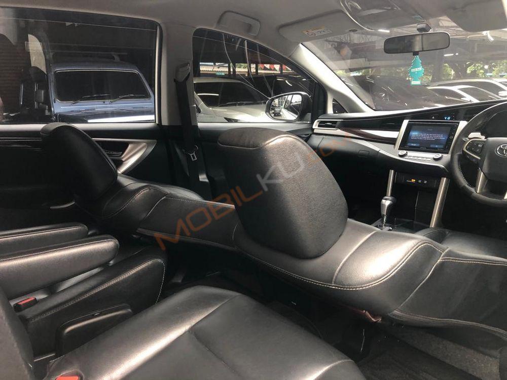 Mobil Toyota Kijang Innova 2017
