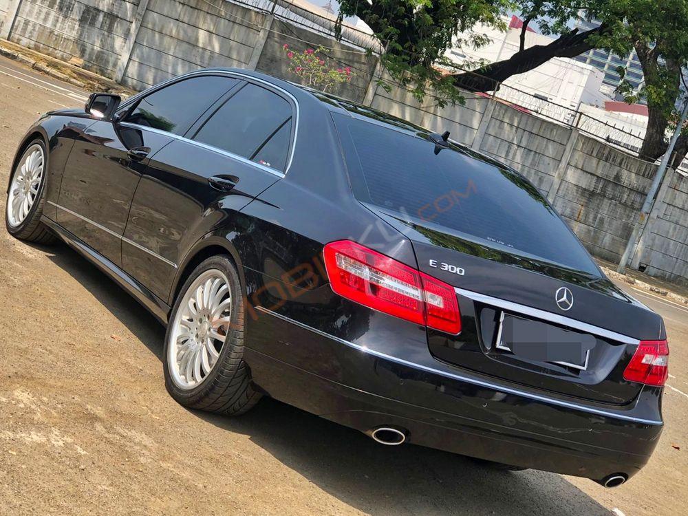 Mobil Mercedes-Benz E-Class 2011