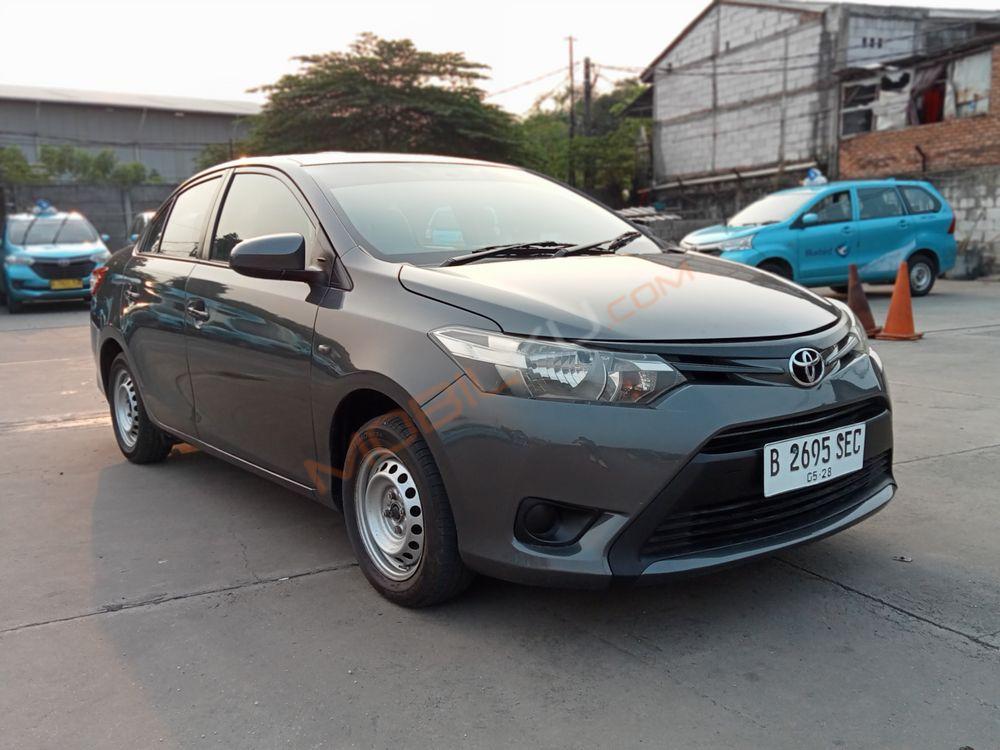 Mobil Toyota Limo 2014